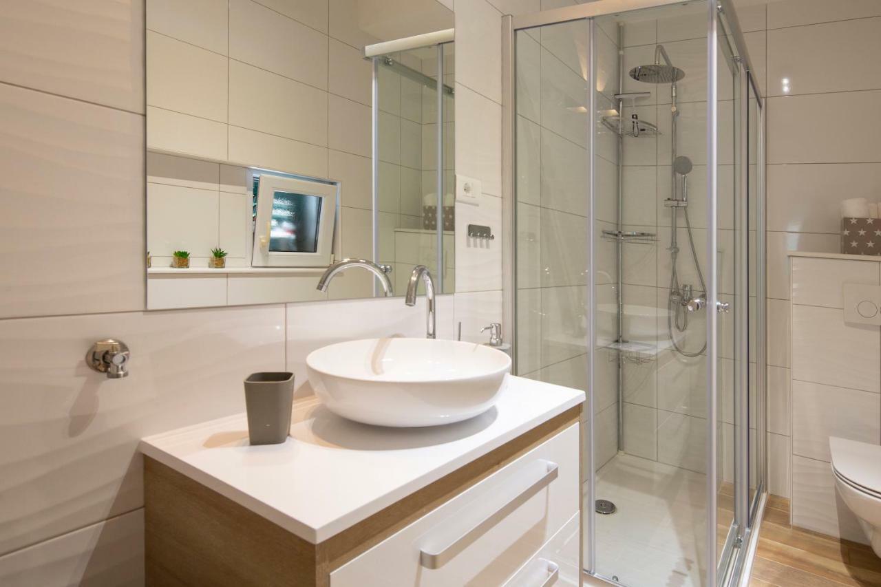 Apartman Pjero 3+2 Makarska Esterno foto