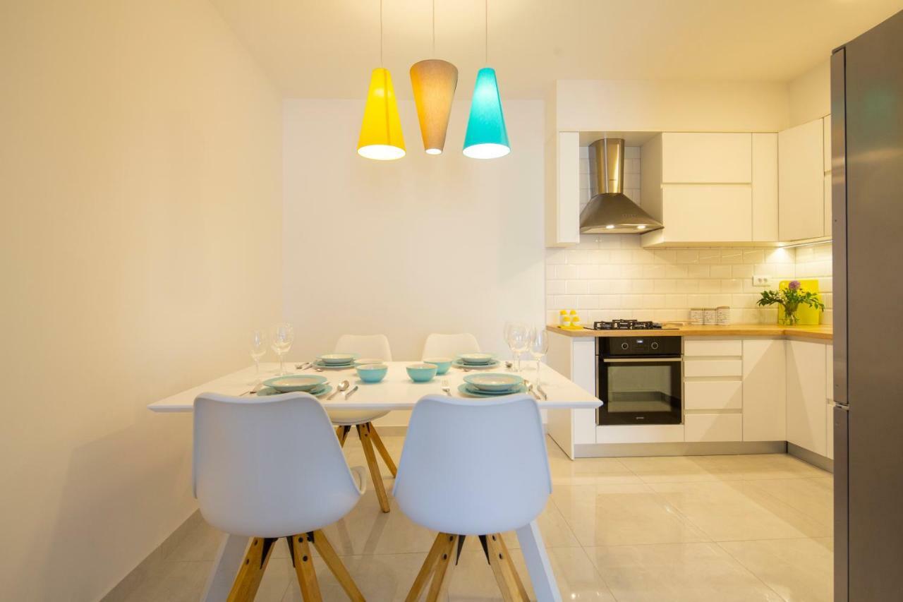 Apartman Pjero 3+2 Makarska Esterno foto